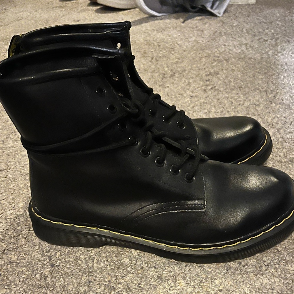 Women’s Dr Marten’s - size 10